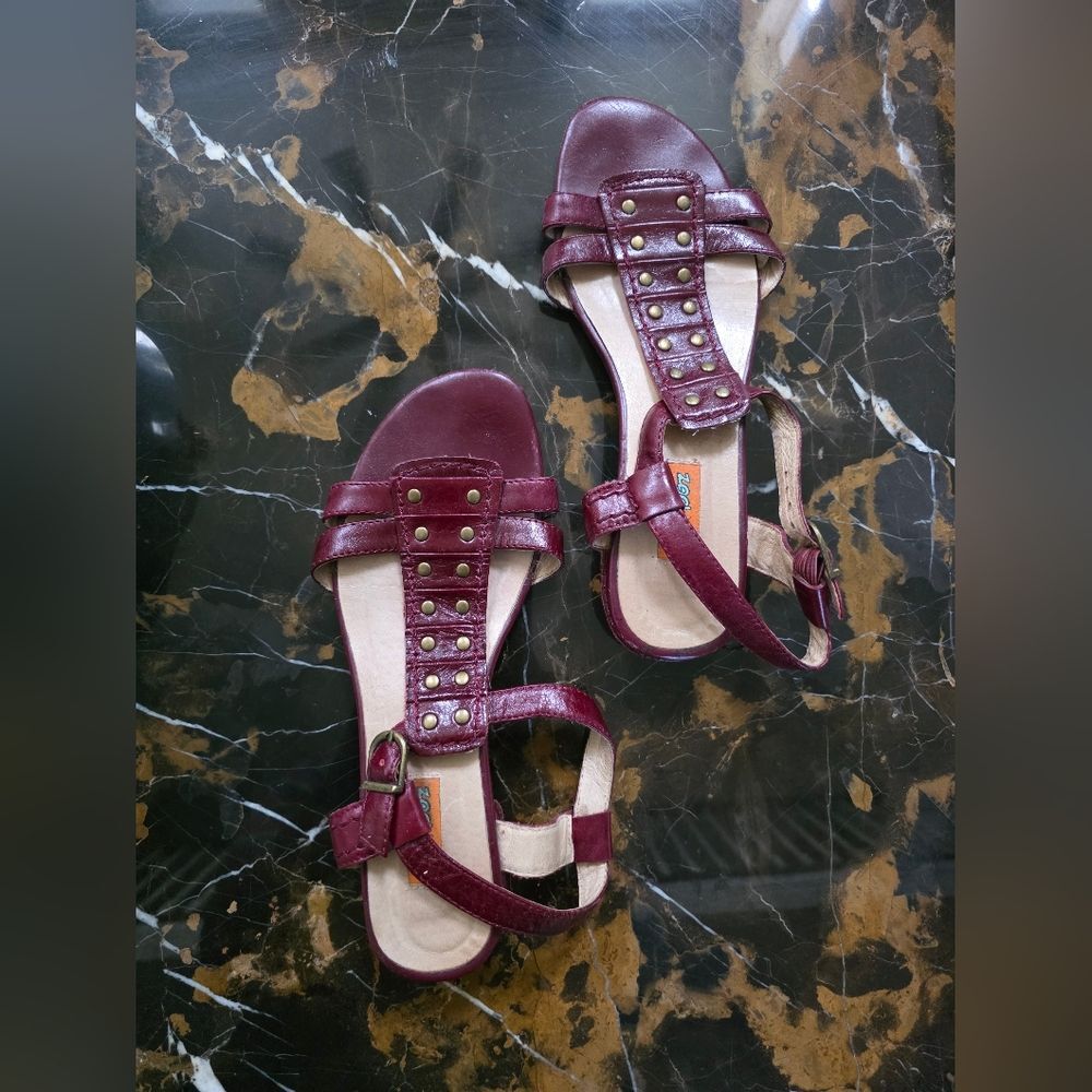 Miz Mooz Women's Abigail Sandal Wine Maroon Red Sz 7 Low Heel Ankle Strap